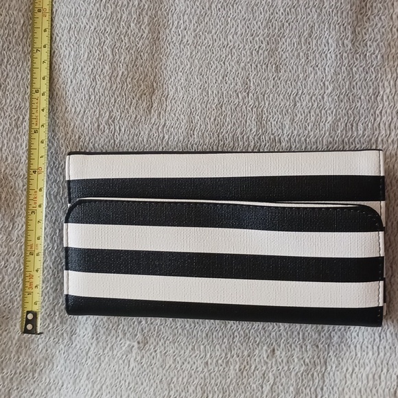 Kut From The Kloth "New" tri fold wallet - Picture 12 of 16